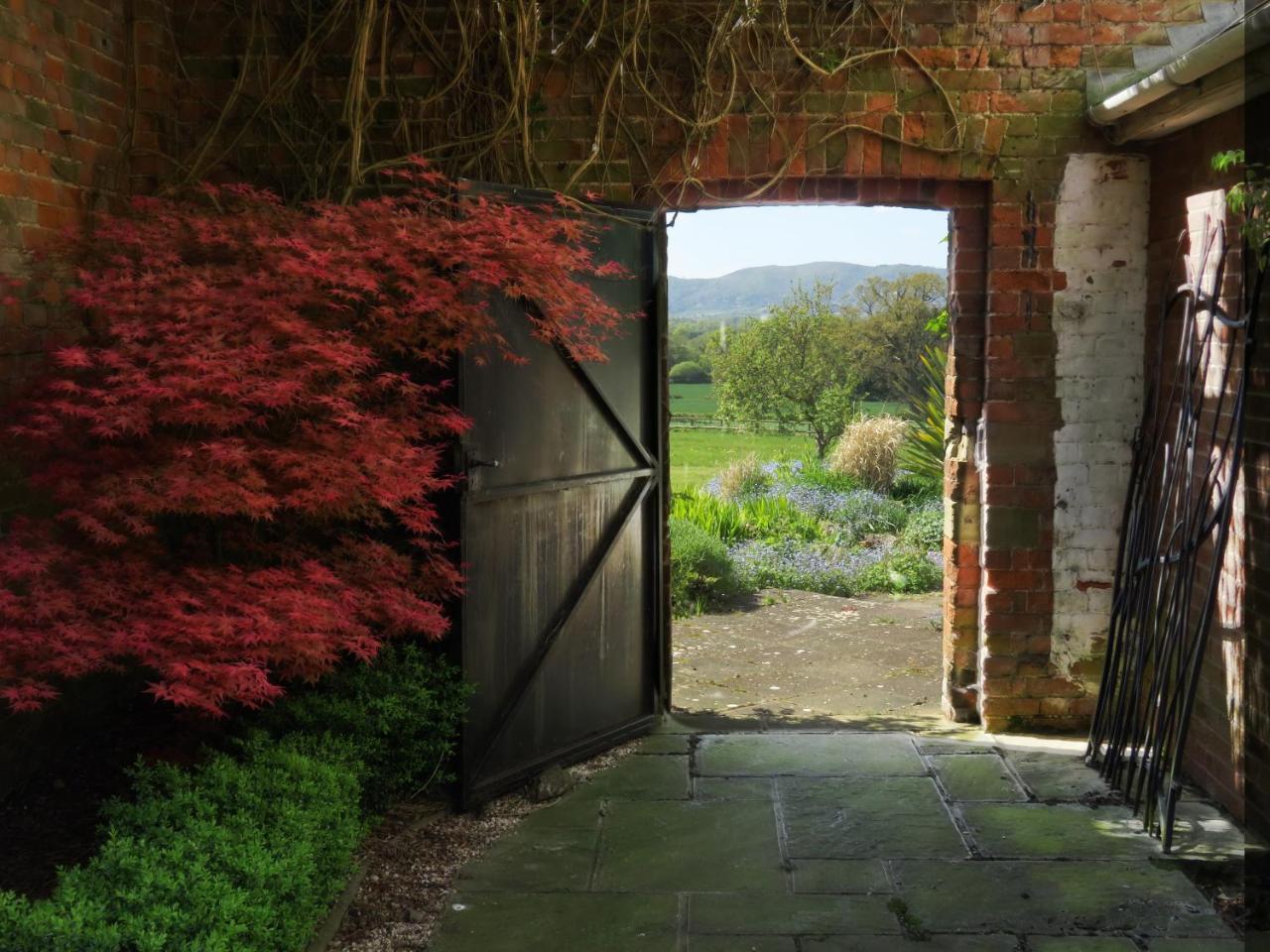 The Packing House Villa Severn Stoke Екстериор снимка