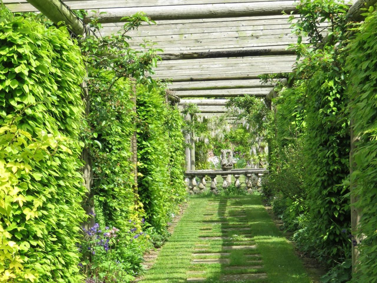 The Packing House Villa Severn Stoke Екстериор снимка